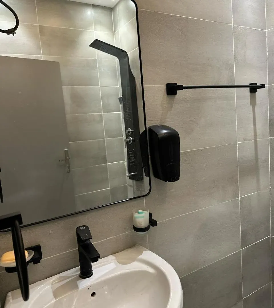 شقة بجلسة خارجيه رايقه وجميله . Apartment Riyadh